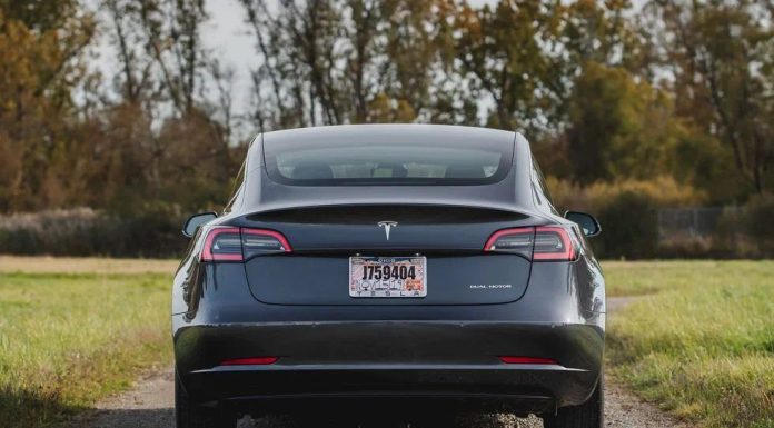 Màu sắc Tesla Model 3 bao gồm những màu nào ?