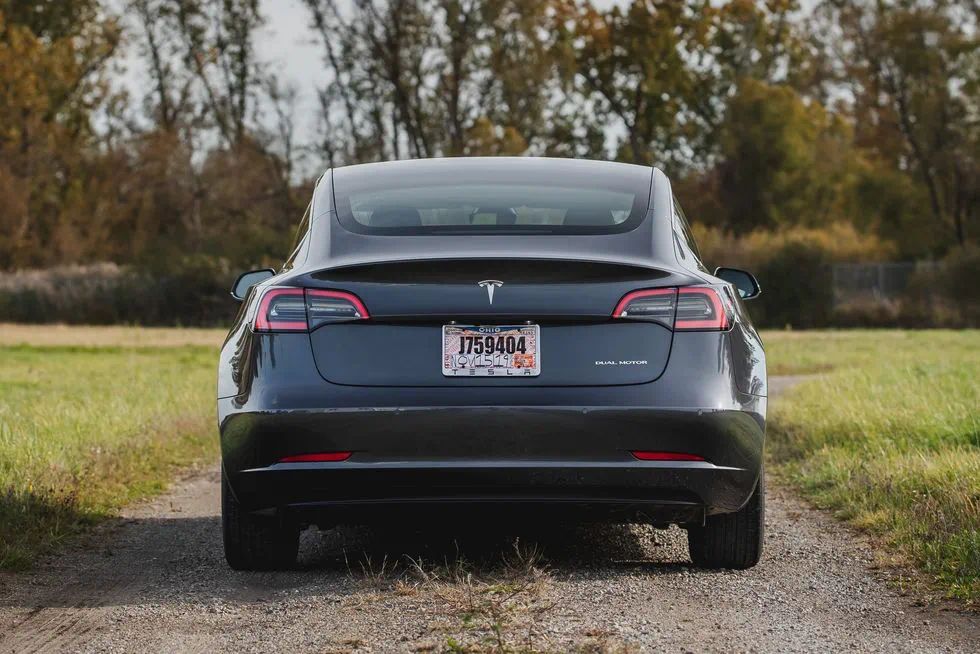 Màu sắc Tesla Model 3 bao gồm những màu nào ?